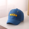 Nahaufnahme der MOON-Stickerei mit Hasenohren auf der dunkelblauen Baumwollkappe für Kinder - 52CM(Empfohlen für 2-6 Jahre) / Blau
