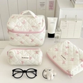 Set di 3 borse da toilette trapuntate bianche con motivo a fiocchi rosa e maniglia - Piccolo / Fiocco Rosa