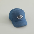 Detailopname van blauwe denim kinderpet met geborduurde Bestboy-patch erop - 52-54cm (3-8 Jaar) / Blauw