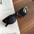 Chic black cat eye sunglasses with glossy frame and dark lenses for women - Black Frame Dark Grey Lens