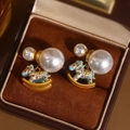 Orecchini a cavallo a dondolo in smalto con perle e metallo dorato su espositore in velluto - Stile Cavallo a Dondolo Blu / Blu/Oro/Bianco