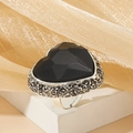 Verstellbarer offener Ring mit herzförmigem schwarzem Stein und Vintage-Silber-Textur - Herz / Schwarz Antiksilber