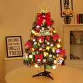 55cm künstlicher Weihnachtsbaum mit LED-Lichtern und rotem Bogen auf weißem Tisch - 60CM Dekoration Set