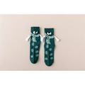 Chaussettes magnétiques vert foncé avec mains 3D, yeux de dessin animé et flocons - Vert avec Écharpe / Taille unique