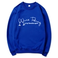 Royalblaues Rundhals Sweatshirt mit weißem Wine Tasting Is My Favorite Sport Aufdruck - Blau