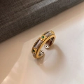 Anillo abierto vintage de metal bicolor con gemas verde esmeralda y texturas - Estilo abierto texturizado ovalado (WR470) / Oro y Plata con piedra preciosa verde