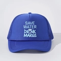 Detail der royalblauen Trucker-Mütze mit Save Water Drink Margs Aufdruck und Grafik - Einheitsgröße / Ganz Königsblau