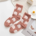Chaussettes roses en polaire corail avec motif ours blanc doux pour l'hiver - Taille unique / Petit Mouton Rouge Brique