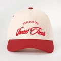 Casquette de baseball bicolore crème et rouge avec broderie HERE FOR THE Sweet Treats - Réglable / Blanc Cassé Épissé Rouge