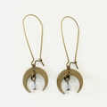 Boucles d'oreilles croissant en bronze ethnique avec feuilles et perles bleues - Style Pendentif Croissant de Lune Antique (12357)