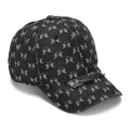 Détail d'une casquette en jean usé avec imprimé papillon et bordure déchirée vintage - Papillon Noir Style Distressed (A)