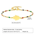 Detailansicht des vergoldeten Fatima-Handarmbands mit Maßen und bunten Perlen - Hand der Fatima (BR-1479G)