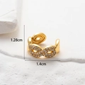 Vue macro d'un earcuff doré avec zircons pavés et dimensions de 1,28 cm de haut - 3# Jaune d'Or (Symbole Infini Croisé)