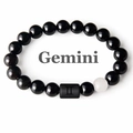Vue détaillée d'un bracelet Gemini en onyx noir avec une perle blanche d'accentuation - Gémeaux (Type 02)