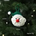 Handgemaakte gehaakte Kerstman hanger in wit en groen garen voor de kerstboom - Kabouter met groene hoed