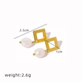 Orecchini a perno quadrati dorati con pendenti in perla barocca e dimensioni dettagliate - Stile Reticolo Cavo / Oro