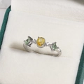 Silver flower ring with yellow, green and white zircon stones in green velvet box - Oval Yellow Main Stone with Yellow-Green-White Stones Style (白金色26)