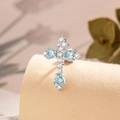 Piercing cartilage en forme de croix, métal argenté et zircon bleu clair en cœur - Pièce Unique / Bleu Mer Clair (A364-1#)