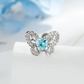 Silberner Schmetterlingsohrstecker mit Diamanten und blauem Zirkonherz-Zentrum - Lichtseeblau Schmetterling (A1081-3)