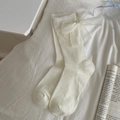 Cream white Lolita crew socks with large organza bow and vertical ribbed pattern - Mesh Bow White / White Mesh Bow
