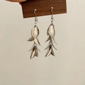 Boucles d'oreilles feuilles à pampilles argentées avec sequins et crochets - Frange de Feuilles Multicouches Argentée