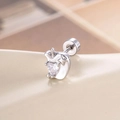 Clou d'oreille pomme en argent avec zircon coeur et fermoir à vis sur fond beige - Blanc (Pièce Unique)