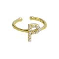 Verstellbarer 18k Messingring mit zartem Buchstabe P Design und weißen Perlen - Buchstabe P / Gold