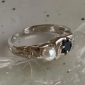 Adjustable S925 silver ring featuring a round white pearl and faceted black gemstone - Irregular Pearl Zircon Ring Style B