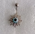 Silberner Sonnenblumen Bauchnabelpiercing mit Evil Eye Design auf weißem Schaumstoff - 3#-Sonnenblume Böser Blick