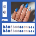 Kurze Mandel-Kunstnägel Set mit dunkelblauem Design und floralen Mustern - W1551 Blaue Kleine Blume (Kleber-Stil)