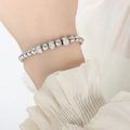 Bracciale a sfere d'argento lucido con distanziatori in cristallo scintillante da donna - 24cm(Regolabile) / Argento
