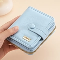Hellblaues Mini-Portemonnaie aus Leder mit Lychee-Struktur und Goldbeschlägen - Blau