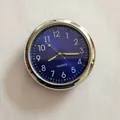 Orologio al quarzo 40mm luminoso per auto con quadrante blu e cornice in lega lucida - Con nastro biadesivo / Blu