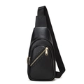 Detailopname van zwarte slingbag van lychee-leer met elegante gouden metalen ritsen - Zwart