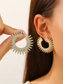 Boucles d'oreilles soleil vintage dorées avec strass blancs pavés sur la main - Style Soleil Radial Entièrement Strassé Or 14K (9629)