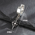Orecchino a cerchio in acciaio argento con stella a croce e zircone in stile hip-hop - Croce Floreale Goffrata Vintage Con Zirconi(S383)