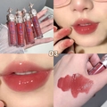Γυαλιστερό lip glaze σε απόχρωση 03 σάπιο μήλο με δείγματα για φυσική λάμψη στα χείλη - Αρ. 03