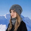 Conjunto de gorro y bufanda de punto gris jaspeado con forro polar para el invierno - gris oscuro