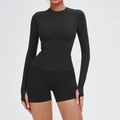 Ensemble de yoga sans couture noir profond avec haut à manches longues et short taille haute - Chemise À Manches Longues 5081 + Short 7655 — Noir Haut De Gamme / S