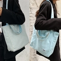 Hellblaue Canvas-Tragetasche mit Wendedesign aus Karomuster und Unifarbe für Damen - Hellblau