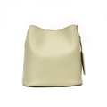 Bolso cubo minimalista de cuero sintético en color verde menta con etiqueta a juego - Verde