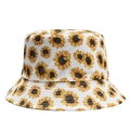 Détail d'un chapeau bob en coton blanc avec motif imprimé dense de tournesols - Taille unique / Blanc