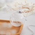 Detailed 8cm white Christmas ball with glitter and pearls on a wooden tray - White Pearl 8cm