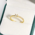 Detailed macro view of a gold-plated square zircon ring in a green velvet jewelry box - Square Single Diamond Style (Gold 2)