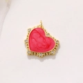 Colgante de corazón chapado en oro con centro rosa texturizado e incrustación de circón - Estilo de Corazón (A0389) / M / Rojo