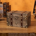Grote vintage grijze houten schatkist met metalen slot en leren decoratieve riemen - Groot-Gesp / Grijs