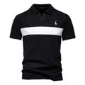 Macro detail van heren poloshirt met geborduurd giraffe-logo en pique katoenstructuur - S / Zwart