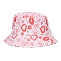 Détail d'un chapeau bob blanc orné de cœurs rouges et de motifs graffiti love - M(56-58cm) / Style Imprimé Cœur Rouge et Lèvres sur Fond Blanc (2#)