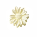 Sweet cream-colored daisy flower hair claw clip with detailed resin petals for women - 4cm Glossy Milky White