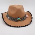 Chapeau fedora en feutre camel avec bande ethnique, pierre turquoise et pompon rose - Taille unique / Chameau Bord Noir